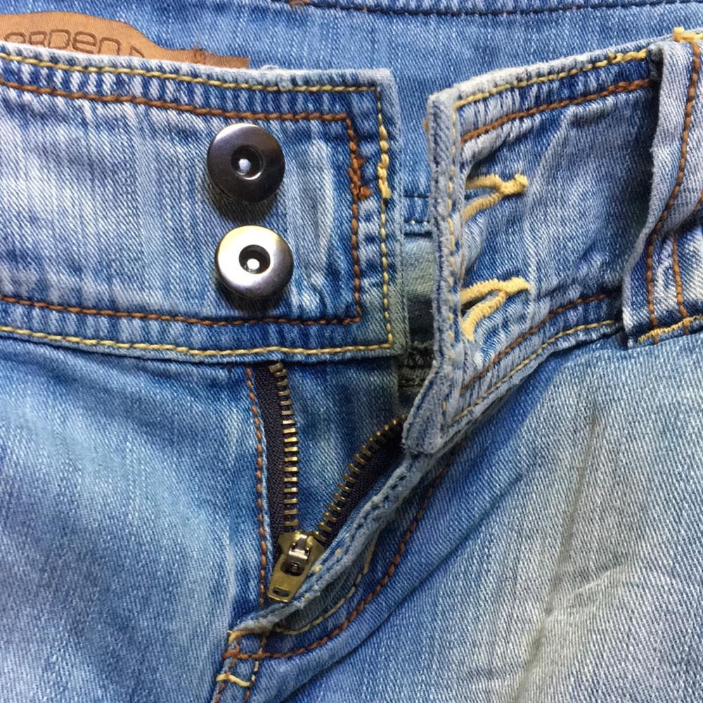 Arden B Distressed Cropped Jeans - Picture 2 of 9